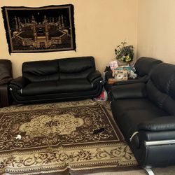 Black Leather Sofas