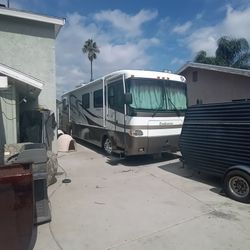 RV Holliday Rambler Endeavor 