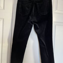It’s Very Nice Pants For Women’s Made By Loft. The Size Is 10. The Color Is Black.