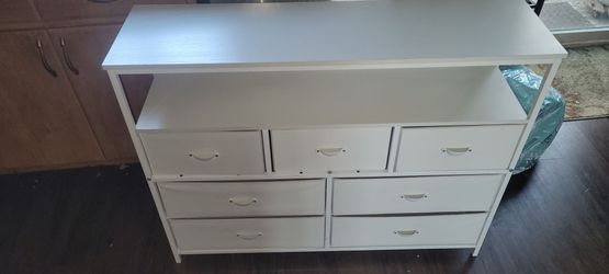 Teen 7-Drawer Dresser with Open Shelf