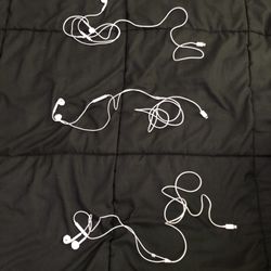 USED iPhone Ear Buds (  Headphones )