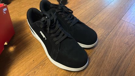 Steel toe pumas