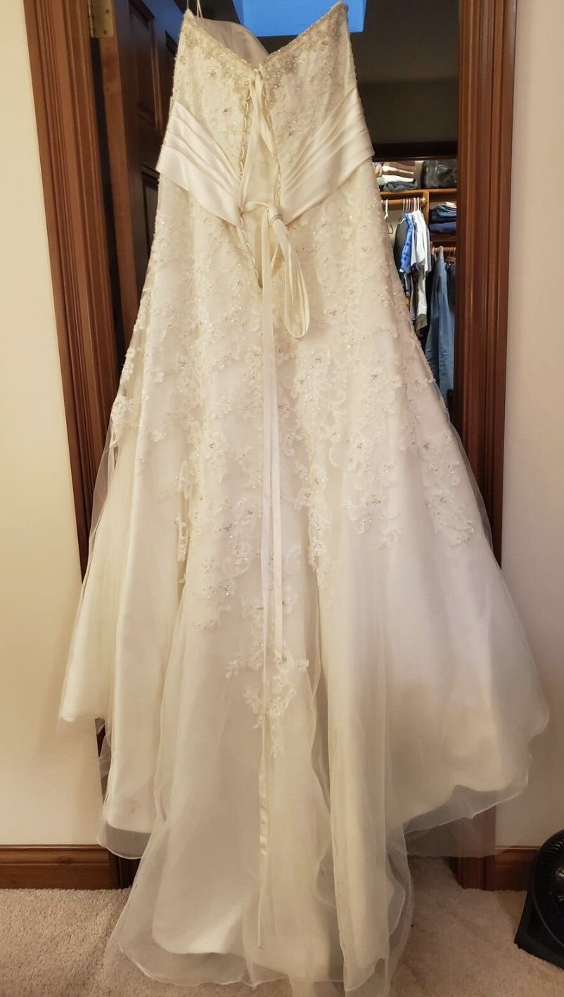 Beautiful Bridal Gown **Brand New**