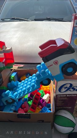Paw patrol truck & blocks set