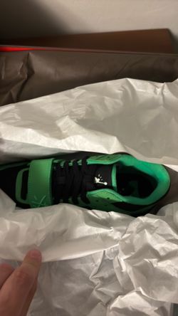 Travis Scott green spark