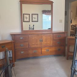 Mission-Style Solid Oak Bedroom Set – Dresser, Mirror & 2 Nightstands