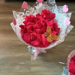 Flowers / Flores / Bouquet/ Valentines Arrangement 