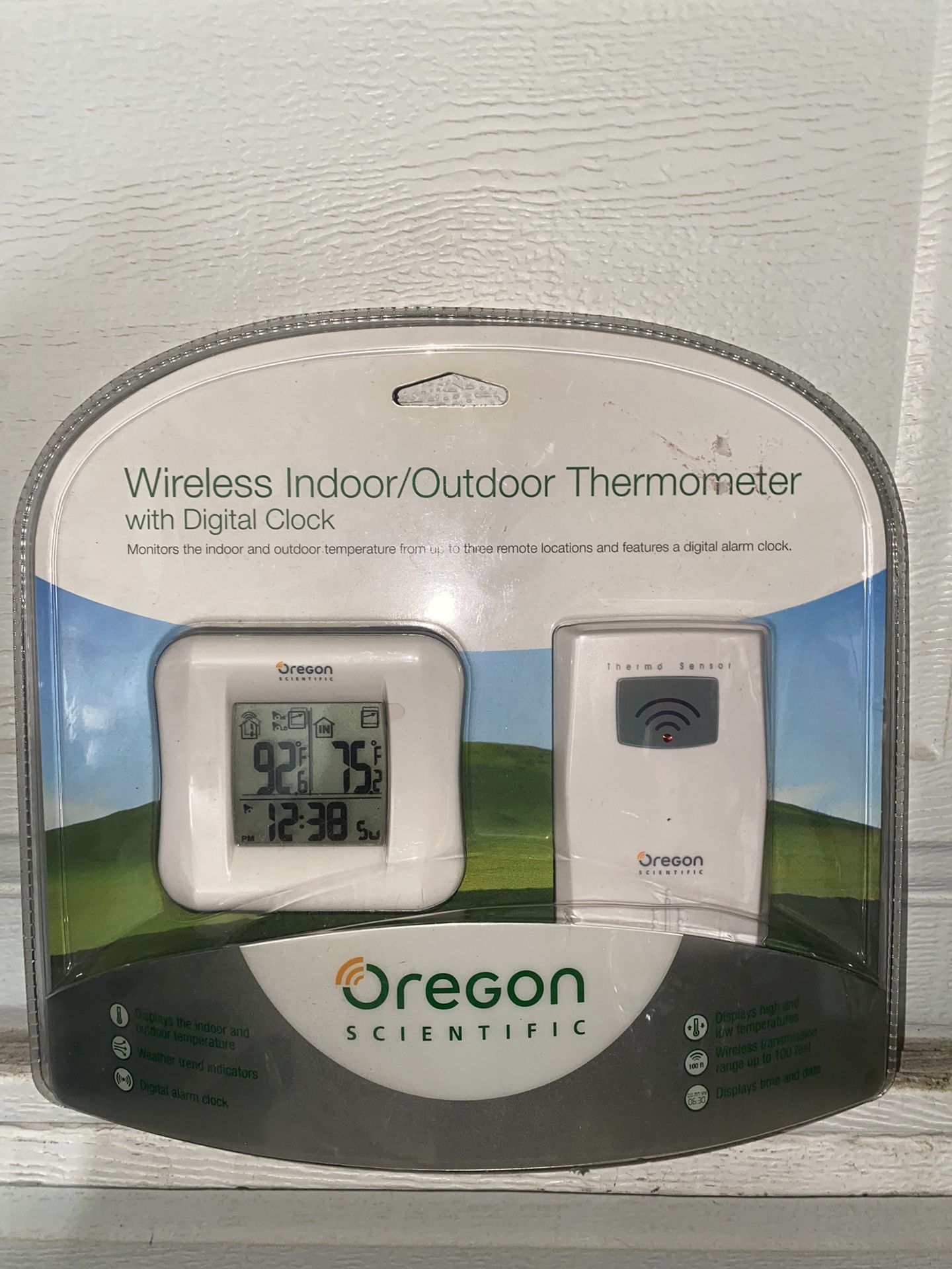 Wireless indoor/ outdoor thermometer W/ Digital clock
