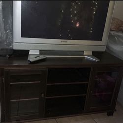 Tv Stand  + Free Tv 