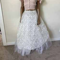 A Syndney Busch Design// Tull Puffy Wedding //Whimsical Under Skirt