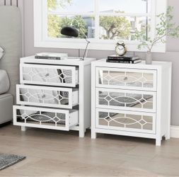Set of 2 White Mirrored Nightstands