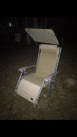 Nice gravity chair with overhead shade only $40