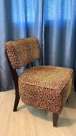 Vintage Leopard Print Accent Chair