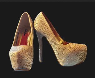 Bella Luna Gold Rhinestone Platform Stiletto Heels - Women’s Size 8 - Excellent Condition