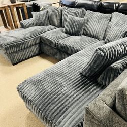 Stunning Stylish Cozy Sectional!