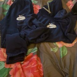 Blue Nike Outfit 45 $ Small ) Men 