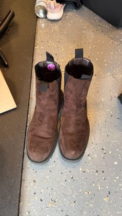 Boots 8.5 women