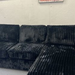 New Sectional Couch with Chaise! Free Delivery 🚚! Free Assembly! 