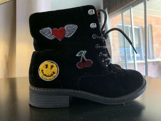 Girl boots