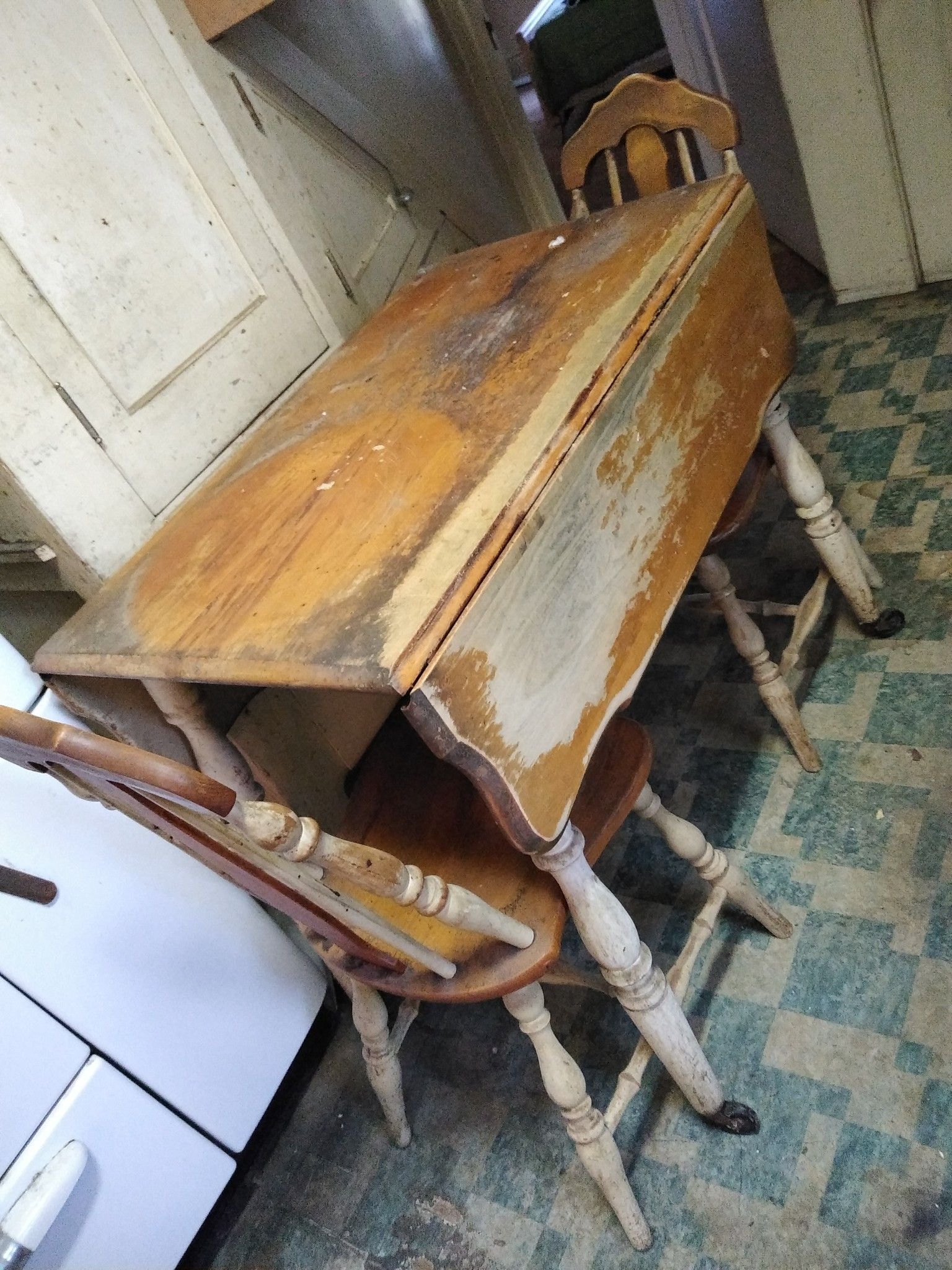 Dairy Farm Fresh Wooden table 2 chairs