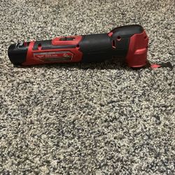 M12  Isolating Multitool With 2.5 Amp Hour Battery 