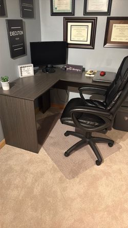 L-Shaped Corner Desk Dark Gray Wood