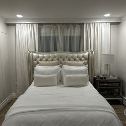 Michael Amini Hollywood Swank Queen Tufted Leather Bedroom Set - Creamy Pearl