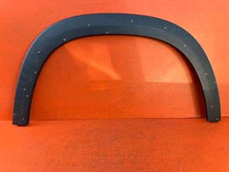 2024 - 2026 CHEVROLET TRAX RIGHT PASSENGER FRONT WHEEL ARCH FLARE MOLDING OEM