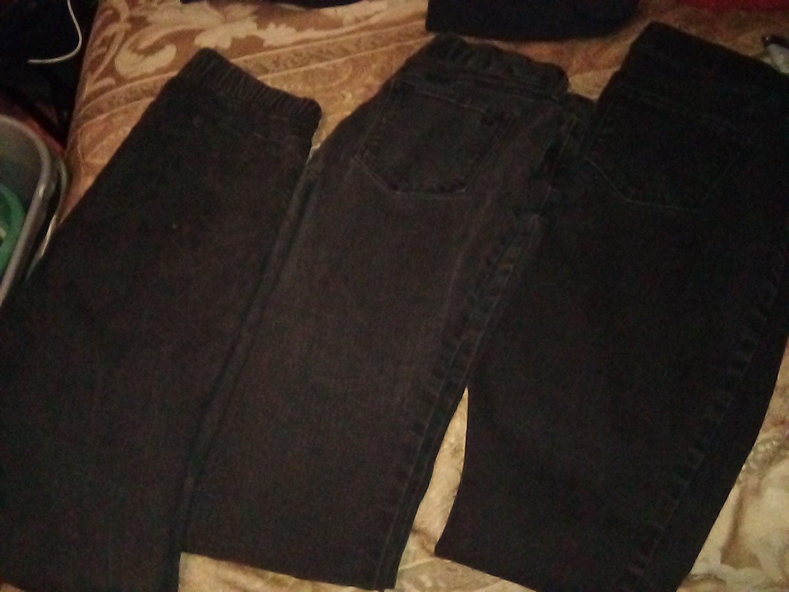 Size 8 women's all 3 pair 5$