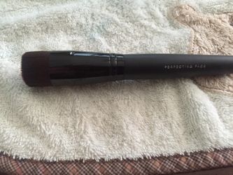 Bare minerals perfecting face