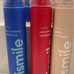 3 Flavored Toothpastes