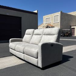 Large Reclining Sofa (Free Delivery)
