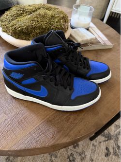 Jordan 1 Mid size 8