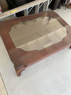 COFFEE TABLE WITH GLASS
