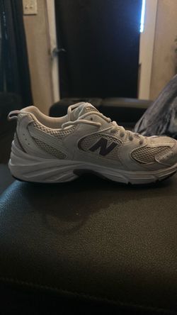New Balance White Low-Top Sneaker running shoes Size 4.5 in boys
