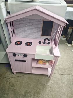 24x36x14  kidkraft play kitchen and accessories