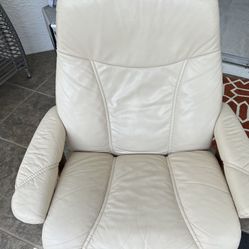 Stressless Chairs (large And Medium) No Ottoman 