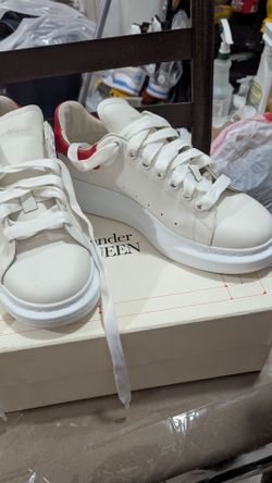 Authentic Alexander (w/box)McQueen's men 9.5 & women's size 11