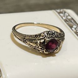 PLATINUM GARNET RING 