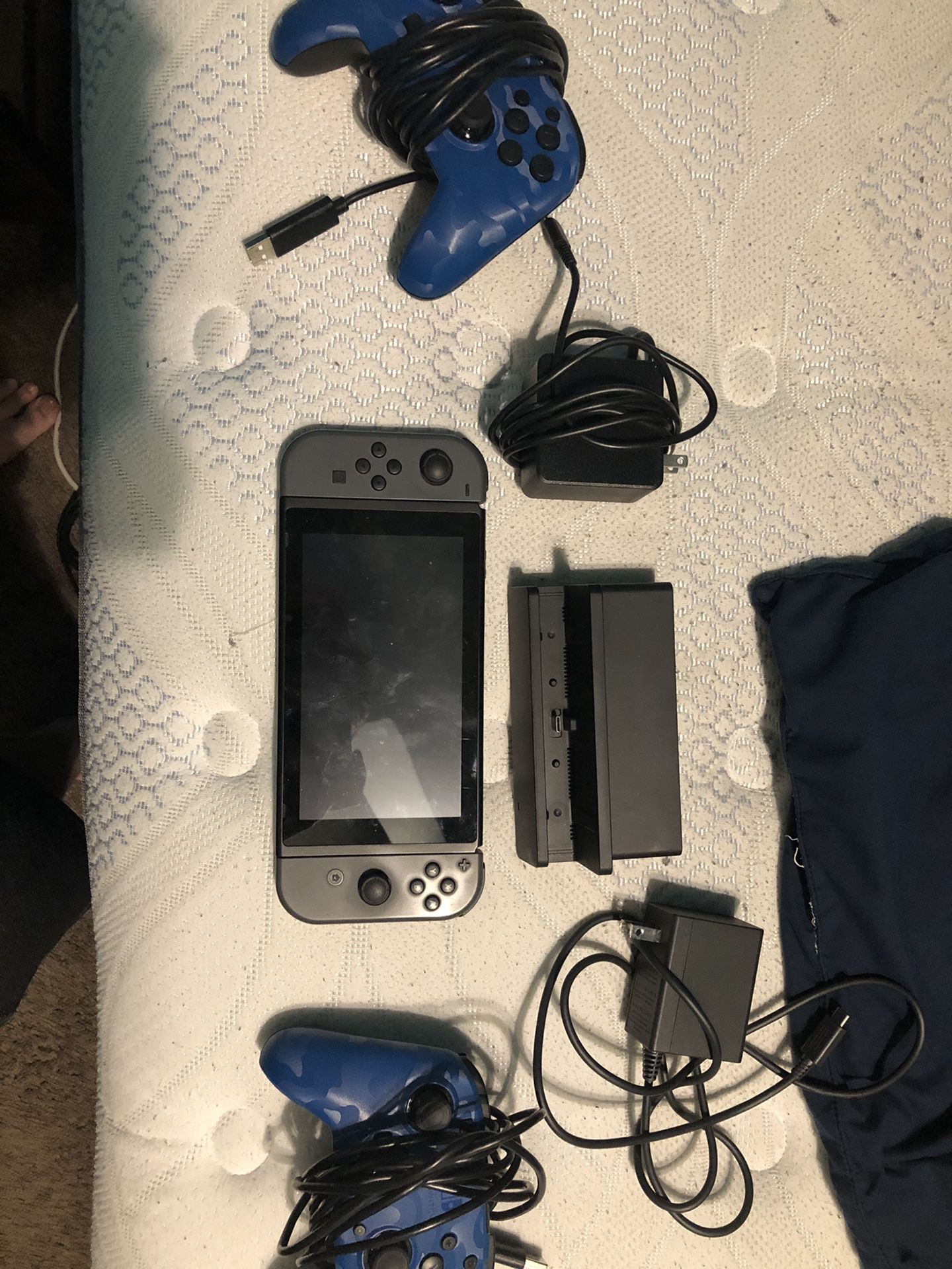 NINTENDO SWITCH WITH 2 CONTROLLERS 2 CHARGERS, DOCK, GAMES