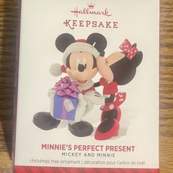 2014 Hallmark Keepsake MINNIE'S PERFECT PRESENT Disney Mickey Mouse Ornament 
