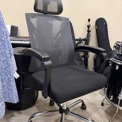 Office Chair - Ergonomic And Lumbar 