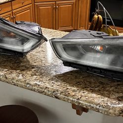 2019 Hyundai Hybrid Ioniq Front Headlights