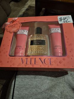 Lady's  Perfume  Set Make Offer 