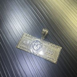 10k $100 Bill Pendant 🔥