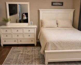White Full Bedroom set $280