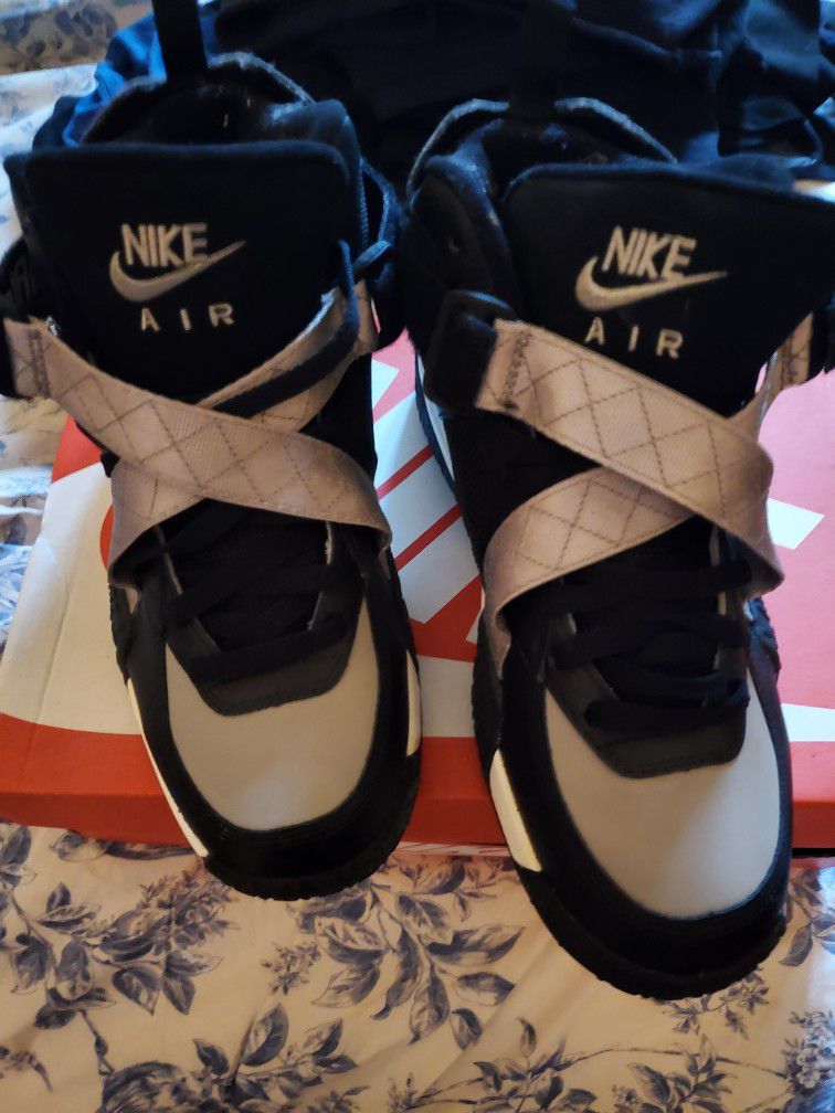 Sneakers for Sale in The Bronx, NY - OfferUp