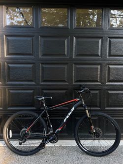 Fuji Nevada 1.6 Mountain Bike