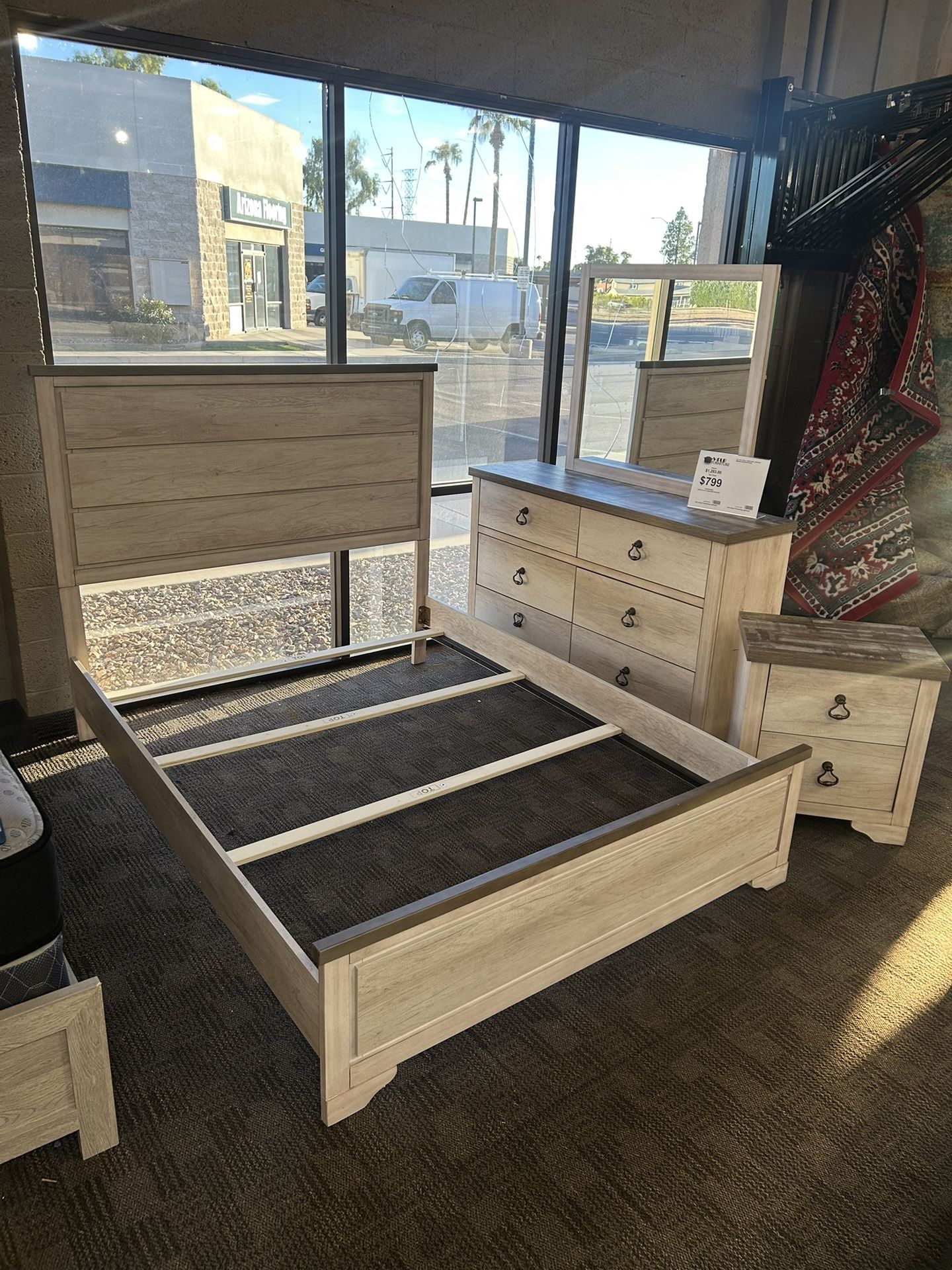 Farmhouse Queen Bedroom Set