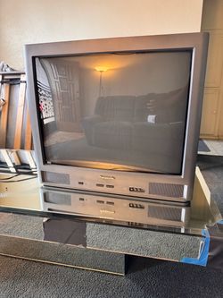 27" Panasonic CRT TV w/ Component Inputs (CT-2701G) - Great for Retro Gaming